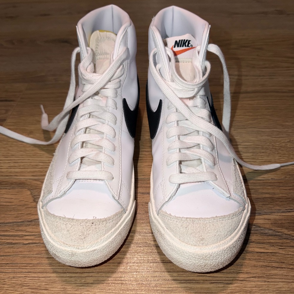 Women’s Nike Blazer Mid 77’s